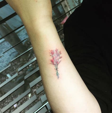40 Cute And Tiny Floral Tattoos For Women Tattooblend