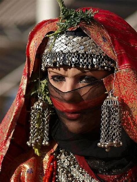 Silver Jewelry Of Yemeni Bride Beauty Will Save Bride Costume People Around The World