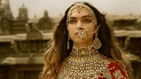 Padmaavat Previews Box Office Collection Deepika Film Opens To