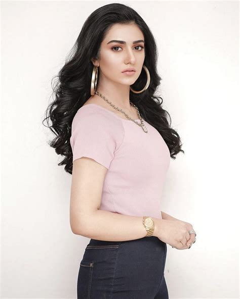 Sarah Khan Is A Royal Princess In Latest Shoot Pictures Lens