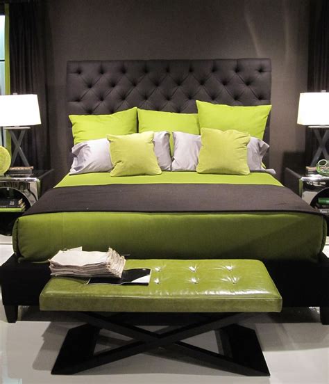 Gray bedroom walls can make the room feel cozier and more contained, while going with white walls and gray furniture will make the space feel a bit airier. End of Bed Benches: Extra Storage and Beauty - HomesFeed