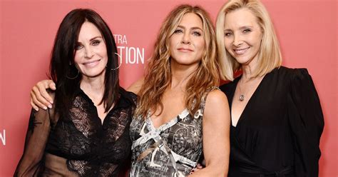 Courteney Cox Reunites With Jennifer Aniston And Lisa Kudrow For 4 July