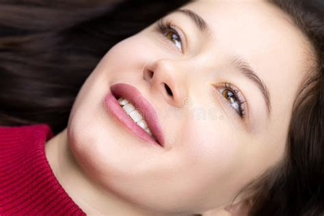 Close Up Of Naked Model Girls And A Ready Made Permanent Lip Makeup Procedure For Her Stock