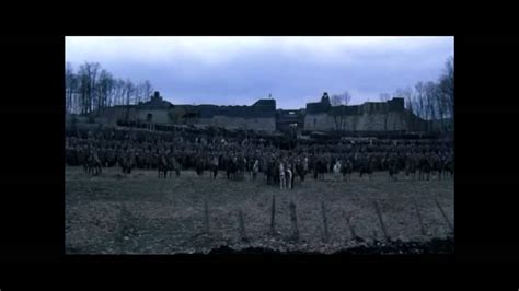 This historical drama was directed by uli edel for the american tnt network and stars jeremy sisto, richard harris, christopher walken. julius caesar 2002(battle of alesia)part 2 - YouTube