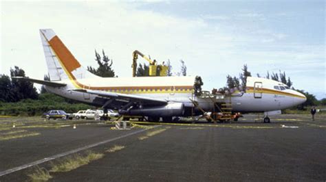 ƒ it reflected a basic lack of airplane level awareness. April 28, 1988: The Roof of an Aloha Airlines Jet Ripped ...