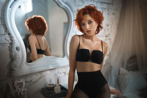 Women Model Redhead Women Indoors Mirror Reflection High Waisted