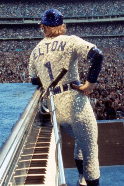 Elton John At Dodger Stadium Película 1975 Tráiler Resumen