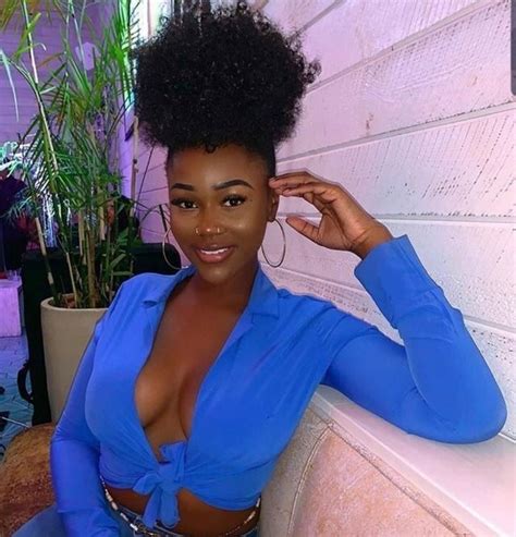 Beautiful Dark Skinned Women Gorgeous Hair Style Garçonne Style Afro