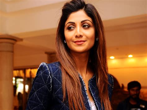 Tiktok पर shilpa shetty (@theshilpashetty)|255m लाइक। 19.9m प्रशंसक। swasth raho mast raho shilpa shetty (@theshilpashetty) के नवीनतम . Shilpa Shetty accuses Australian airline of racist ...