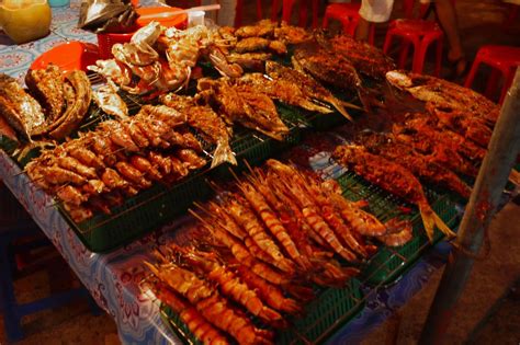 Fresh seafood and price is cheap. Seafood at the Filipino Market in Kota Kinabalu, Sabah ...