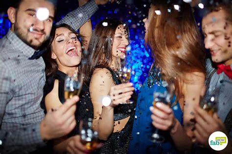 10 Things Girls Need To Do When Going Out Clubbing Fab How