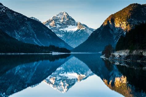 Mirrors Mountains Des Montagnes En Reflets Dans Des Lacs Par Mikolaj