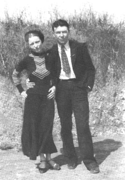 Bonnie And Clyde Love Before The Death 16 Rare Pictures Of The Most Famous Gangster Couple In