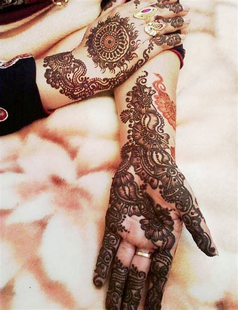 Eid is simply incomplete without mehndi. Best Eid Al-Azha Mehndi Designs 2017-2018 to try on this Eid