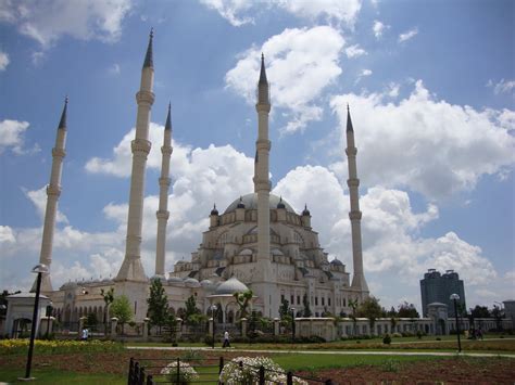 Capital de la provincia de adana, en turquía (es); Turkey Nuggets: Sabanci Mosque in Adana