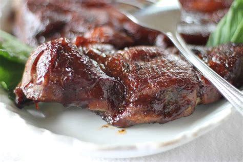 Spread the garlic on the ribs, then place the lemon slices on top. Oven BBQ Country-style Ribs | Syrup and Biscuits