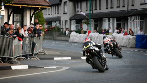 Ever since the isle of man tt got underway in 1907 milestones have continually been achieved, none more so than in the outright lap record. The Beggs Brief - THE MOST DANGEROUS MOTORCYCLE RACE IN ...
