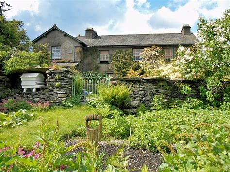 The house appears to resemble buildings found commonly in dragonkin architecture. Hill Top House and Garden © David Dixon :: Geograph ...