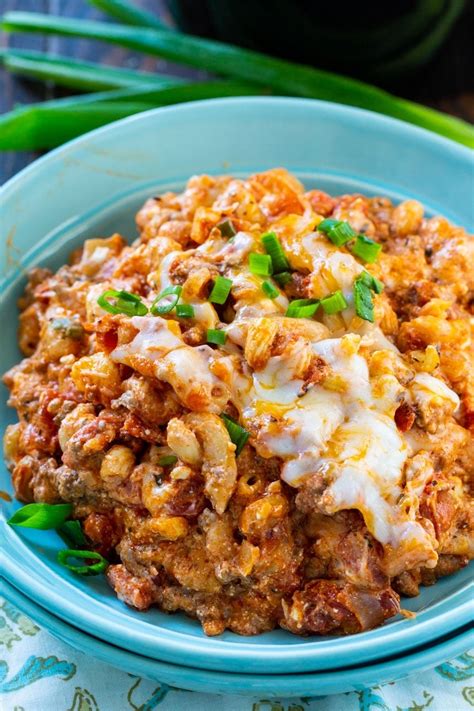 Round out the meal with a whole wheat dinner roll. 24 Easy Ground Beef Recipes To Make For Dinner