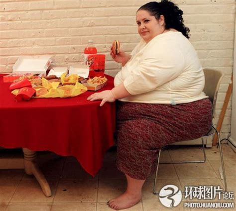 世界上最胖的女人美国佛州女子罗莎莉 布拉德福德曾是 全世界最胖的中国排行网