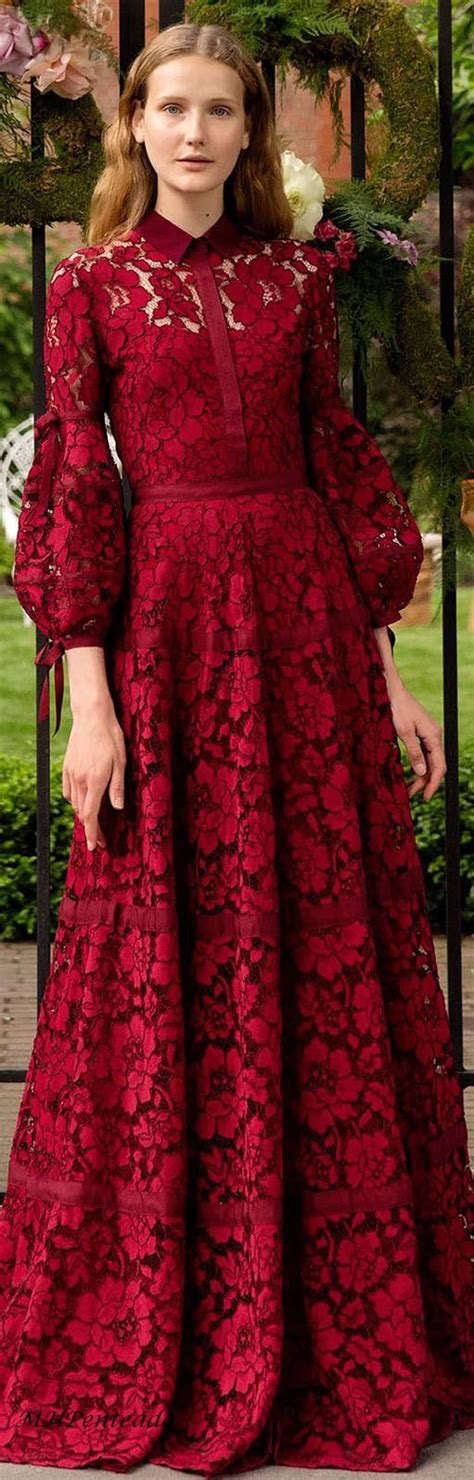 Dress brokat warna peach yang membuat tampilan anda lebih anggun. 30+ Model Baju Pesta Lengan Balon - Fashion Modern dan Terbaru 2020 | PUSAT-MUKENA.COM Jual ...