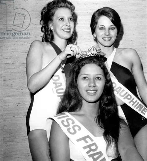 Edma Tepava Miss Tahiti New Miss France 1974 With Her Dauphins