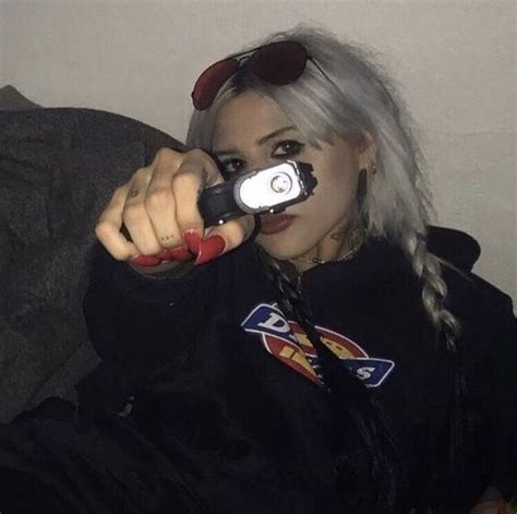 Aesthetic Gun Pfp Imgur Com Gangster Girl Danger Girl Thug Girl