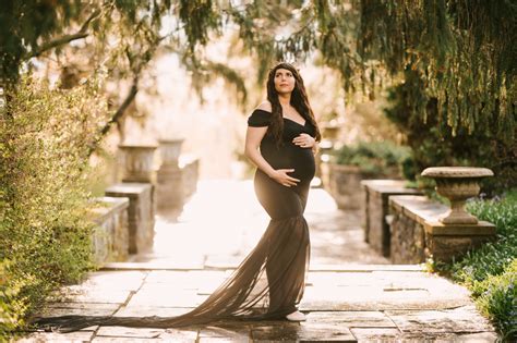 dramatic maternity session at skylands manor fox and hare photo