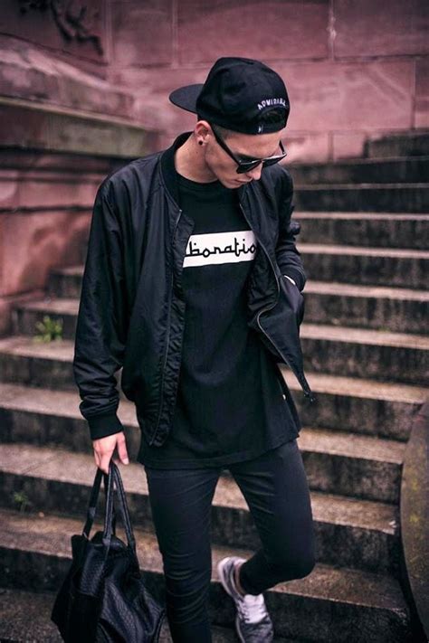Black Outfit With A Killer Looking Snapback Hats Mens Street Style