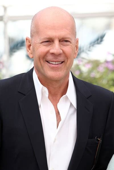 Hollywood Stars Bruce Willis Profile And New Pictures 2012