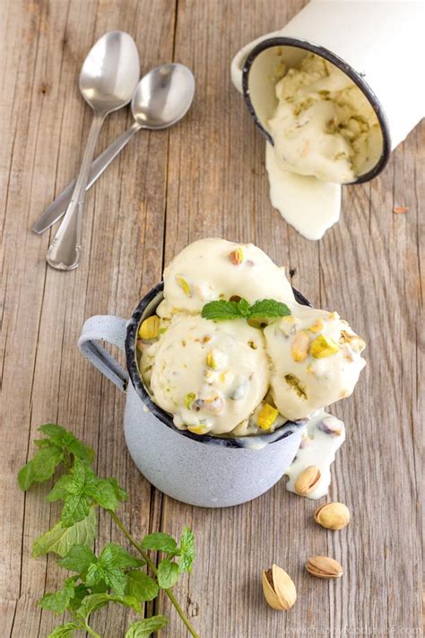 This vegan pistachio ice cream recipe will have you in pistachio heaven. Fresh Mint & Pistachio Ice Cream Recipe - Happy Foods Tube