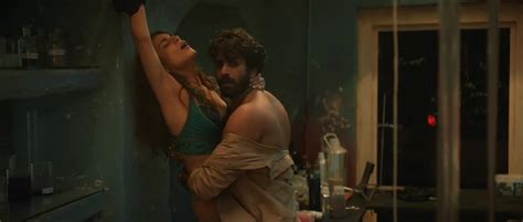 Nude Video Celebs Radhika Madan Sexy Saas Bahu Aur Flamingo S01e04