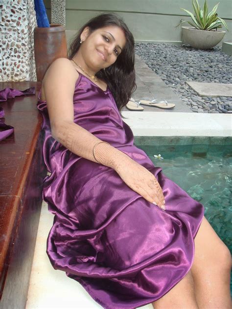 Indian Local Girls In Silk Towel Showing Legs Photos Local Girls