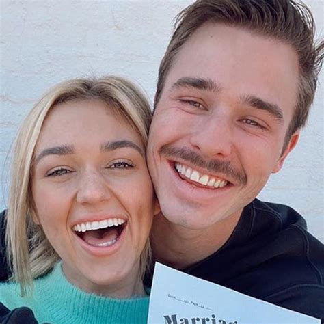 Duck Dynastys Sadie Robertson And Fiance Get Marriage License