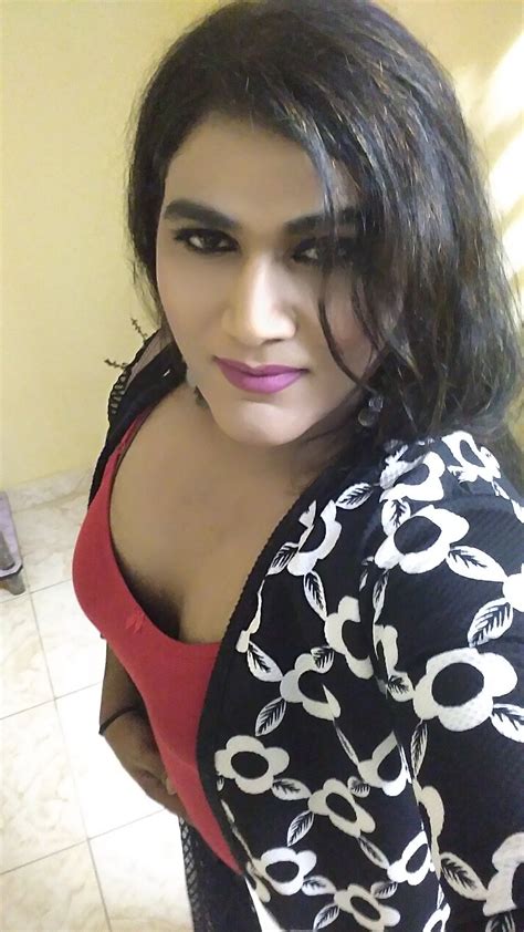 Souniya Indian Transsexual Escort In Bangalore 3