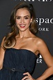 Jessica Alba gorgeous and glowing at 2019 Instyle Awards - Celeblr