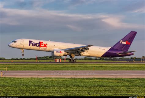 N991fd Fedex Federal Express Boeing 757 200f At Wichita Mid