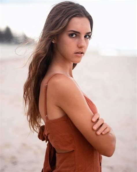 Emily Feld Instagram Model Age Height Weight Wiki Parents Info