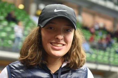 She's 19 years old and didn't lose a set in the tournament and never lost more than five games in each match. Iga Świątek jakiej nie znacie. Co robi, gdy nie gra w ...