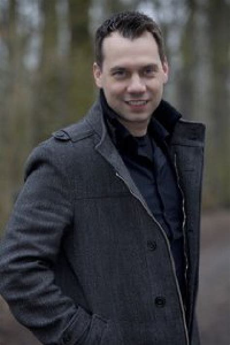 Apr 27, 2021 · sebastian fitzek ist bekannt für seine blutigen thriller. Interview Sebastian Fitzek | Hebban.nl