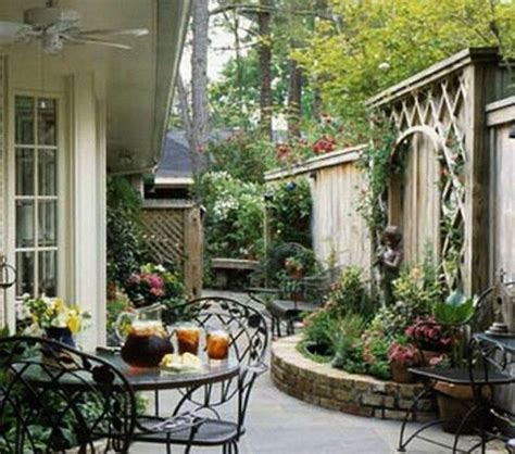 Beautiful Small Courtyard Gardens That You Definitely Want To Have