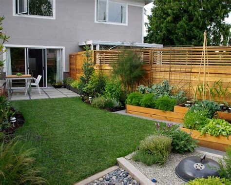 Textures can also play a big role in increasing the length of. Small Garden Design Ideas - Quiet Corner