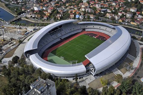 También se pueden seleccionar lugares de juego históricos. Cifrele DEZASTRULUI de la Cluj Arena. Stadionul este pe ...