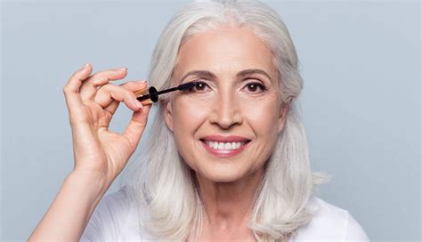 5 Makeup Tips Older Women Can Follow To Look Great
