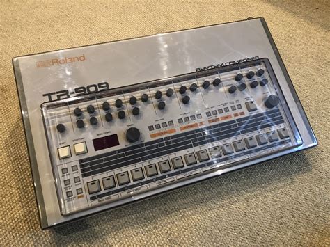 Tr 909 Roland Tr 909 Audiofanzine