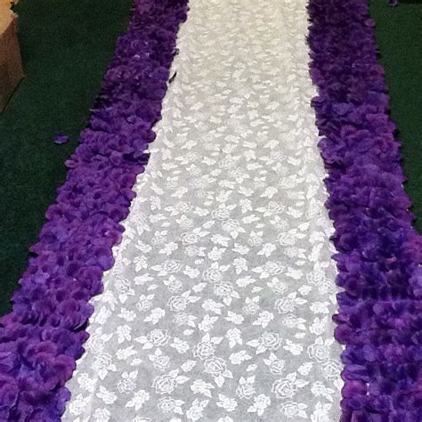 Handmade Floral Aisle Runner With Flowers That Dont Blow Offwhew
