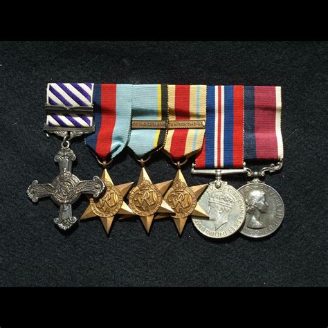 Ww2 Dfc And Bar Group Of 6 Medals To Master Navigator P Hall 105 Squadron