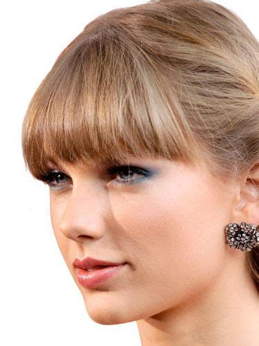 Do You Like Taylor Swift S Blue Eyeliner Try It Yourself This Spring Blue Eyeliner Taylor