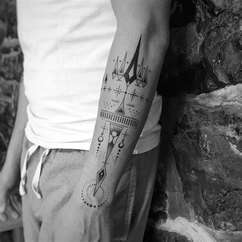 Freehand Tattoo By Balazs Bercsenyi Based In Nyc Geometric Tattoo
