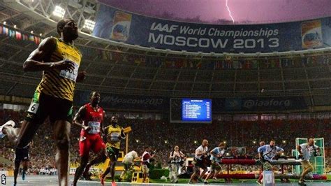 Usain Bolt Runs 977 Seconds To Win World 100m Title In Moscow Bbc Sport